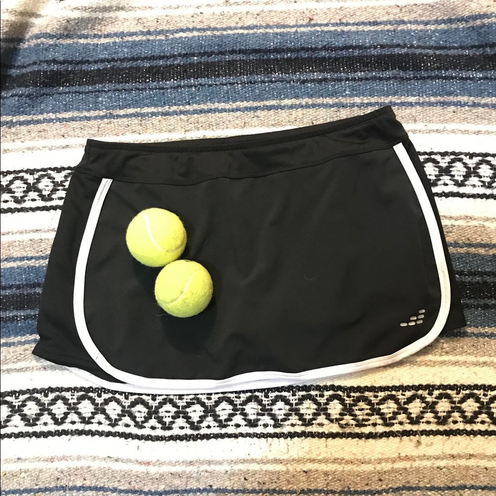 Black Athletic Skirt With Shorts